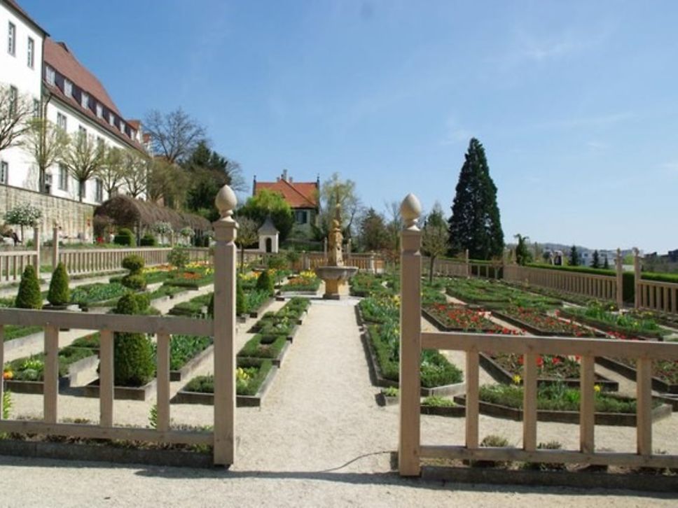 Die prächtige Terrasse im Pomeranzengarten Leonberg